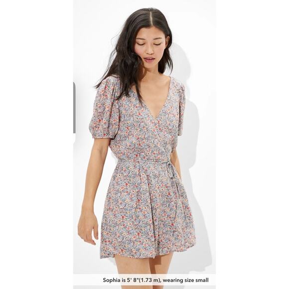 American Eagle Floral Carnation Wrap Front Lightweight V Neck Summer Romper Sz L - Picture 3 of 15